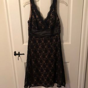 Lace cocktail/wedding/dinner date dress